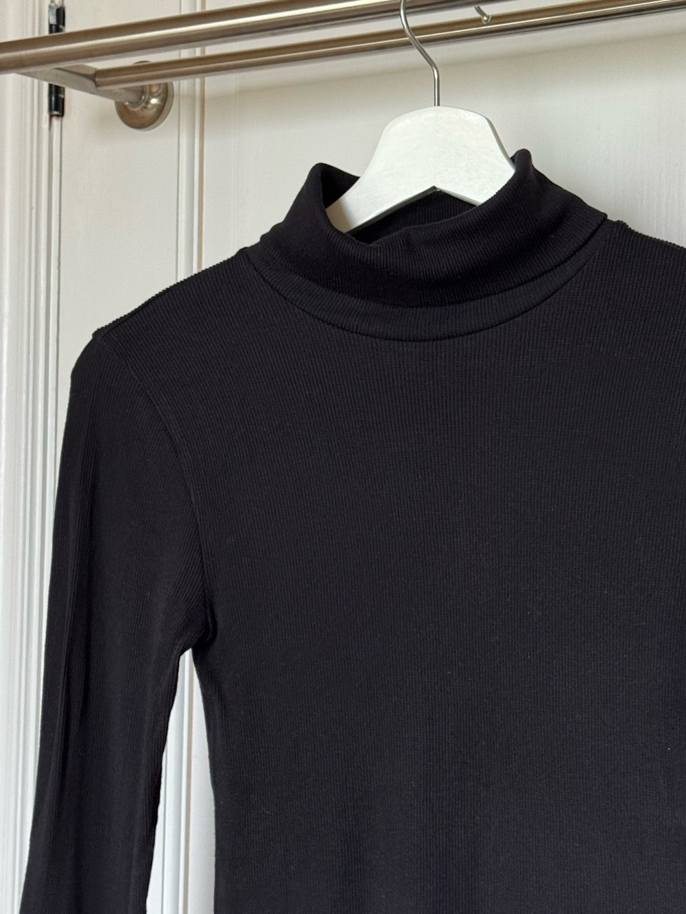 Uniqlo Black Long-Sleeve Ribbed Turtleneck - Heattech Extra Warm, S